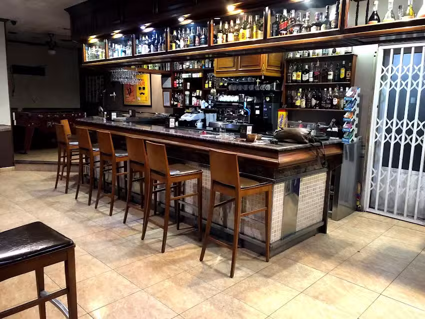 Cafe bar a ba&iacute;a