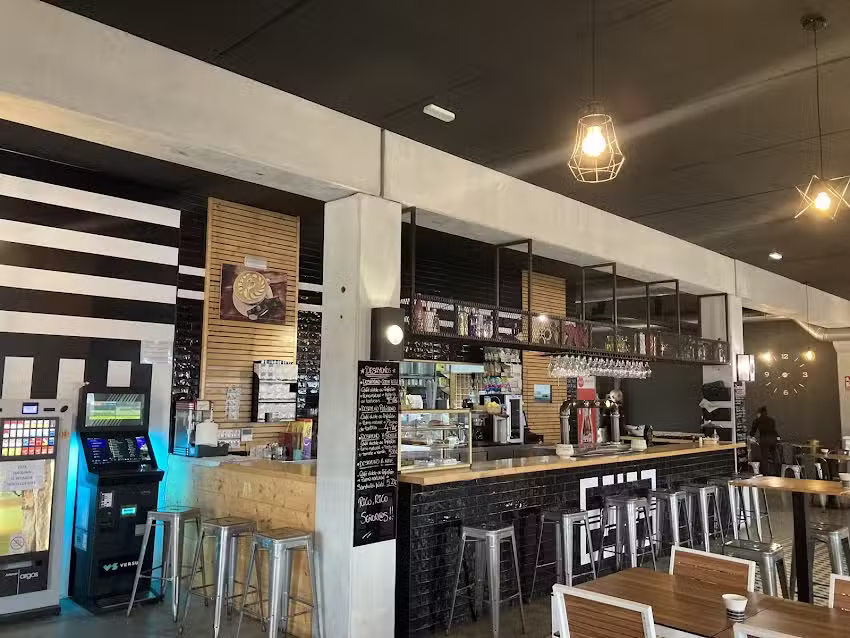 Caf&eacute; bar a Nave