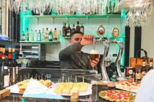 Caf&eacute;-Bar Alaia