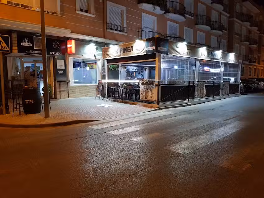 Caf&eacute; Bar Alaska