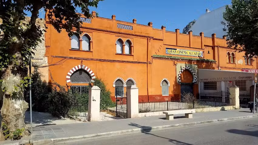 Caf&eacute; Bar Alc&aacute;zar