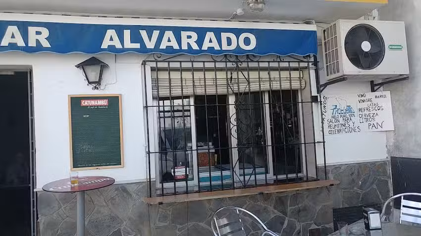 Caf&eacute; Bar Alvarado