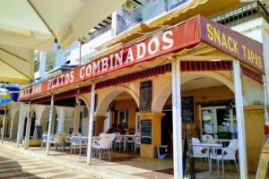 Caf&eacute; Bar Aurora