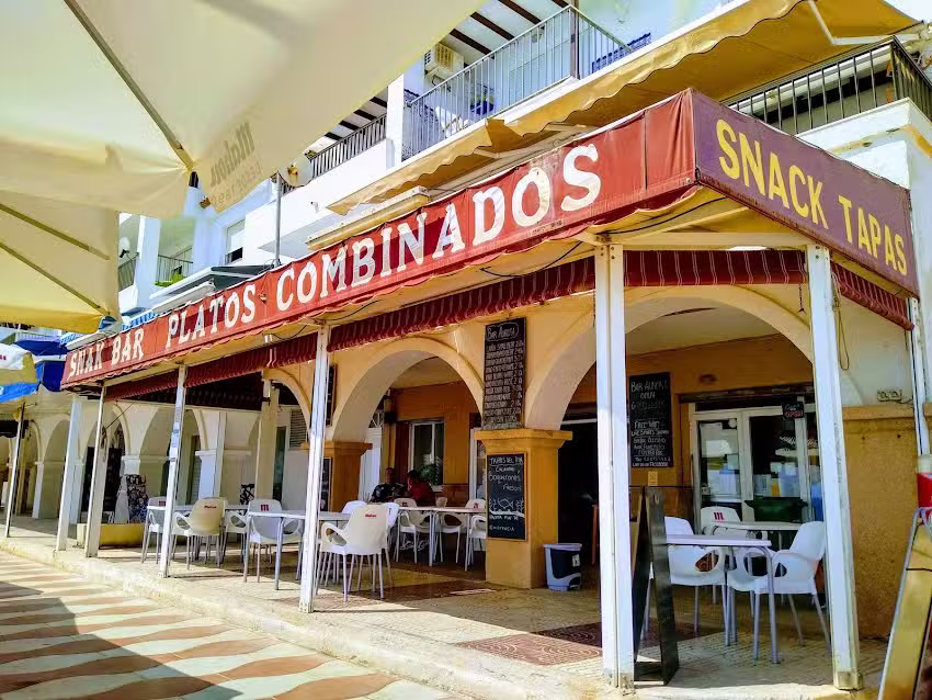 Caf&eacute; Bar Aurora