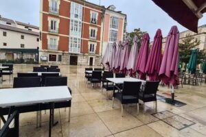 Caf&eacute;-Bar Avatar