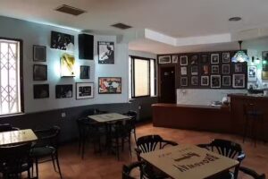 Caf&eacute; Bar Broadway