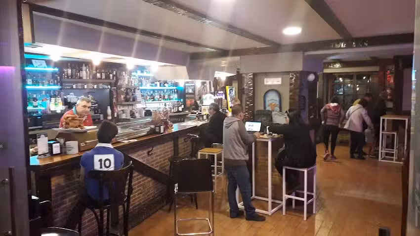 Caf&eacute;-Bar Burguer Maverick