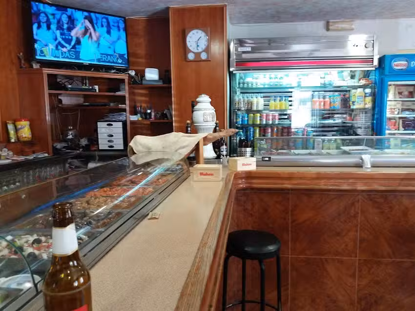 Caf&eacute; Bar Calder&oacute;n de la Barca.