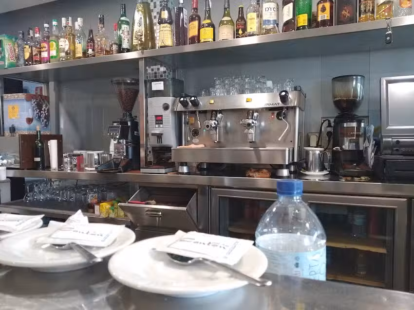Caf&eacute; Bar Cant&oacute;n