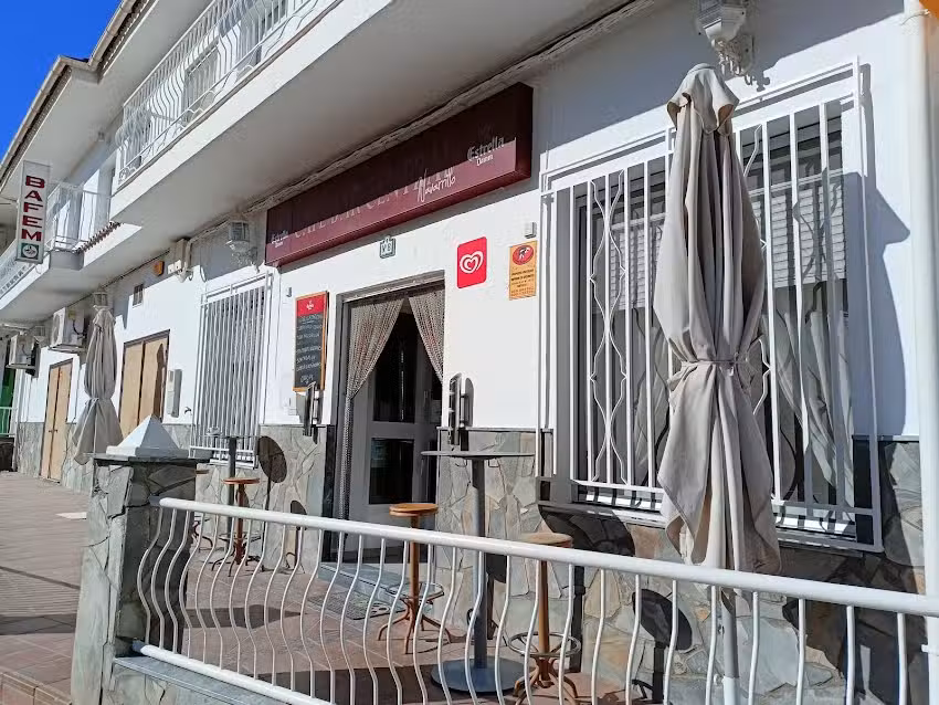 Caf&eacute; Bar central Navarillo