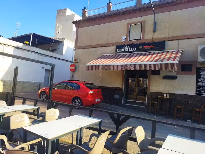 CAF&Eacute; BAR CERRILLO