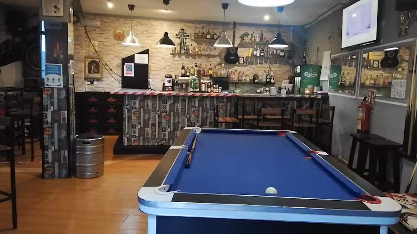 Caf&eacute; Bar Cod 33