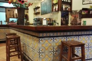 Caf&eacute;-Bar Col&oacute;n