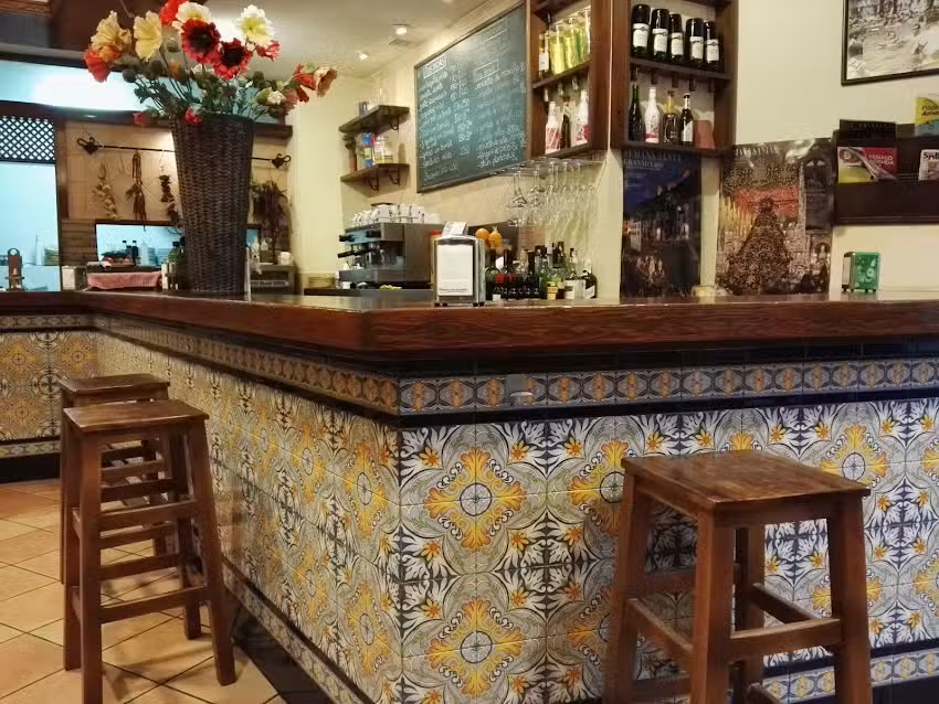 Caf&eacute;-Bar Col&oacute;n