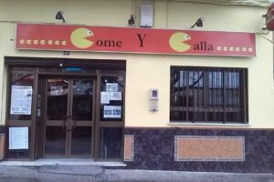 Caf&eacute; Bar Come Y Calla. Sevilla