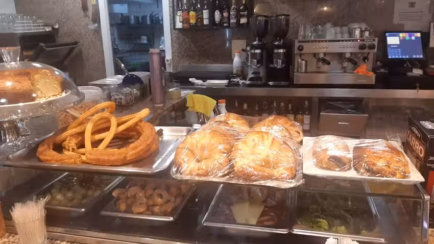 Caf&eacute; Bar Como Reyes