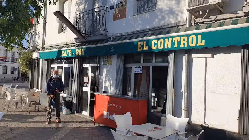 Caf&eacute; Bar El Control