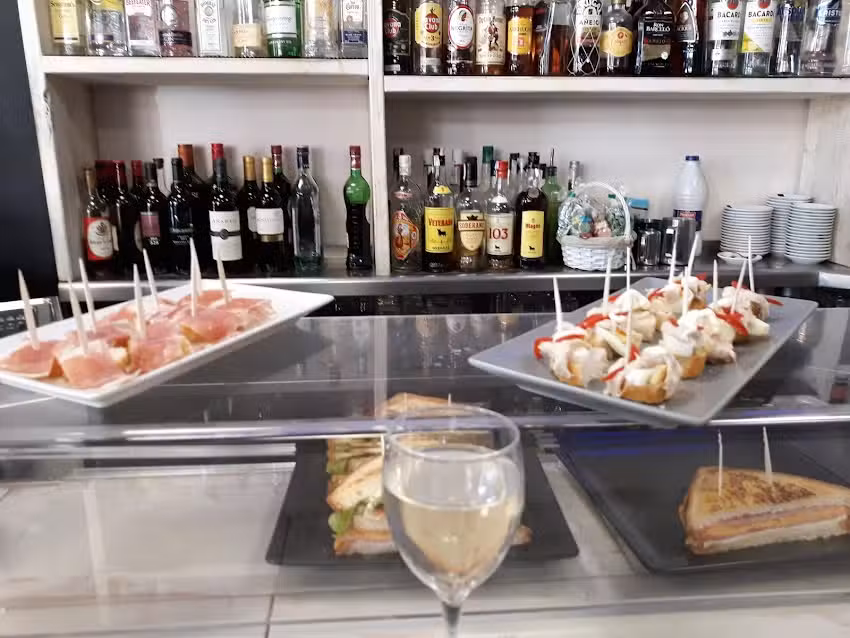 Caf&eacute; Bar El Cu&eacute;vano