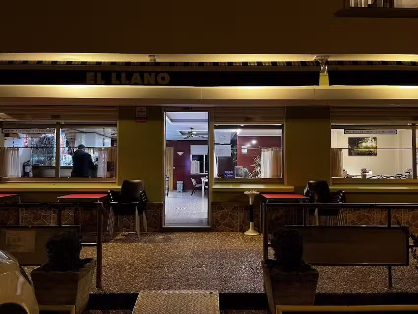 Caf&eacute; Bar EL LLANO