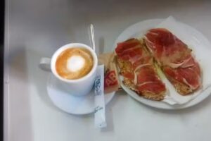 Cafe &ndash; Bar El Loro