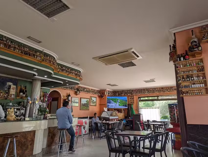 Caf&eacute; Bar El Monasterio