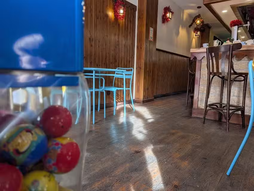 Caf&eacute;&Bar El Pas