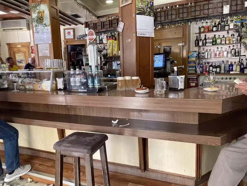 Cafe Bar el Pireo