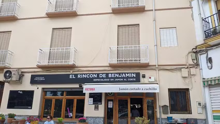 CAF&Eacute; BAR EL RINC&Oacute;N DE BENJAMIN
