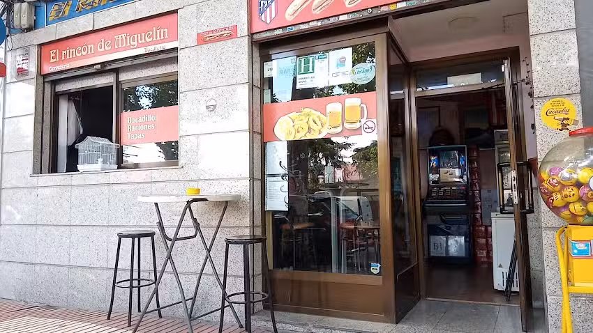 Caf&eacute; bar Elena