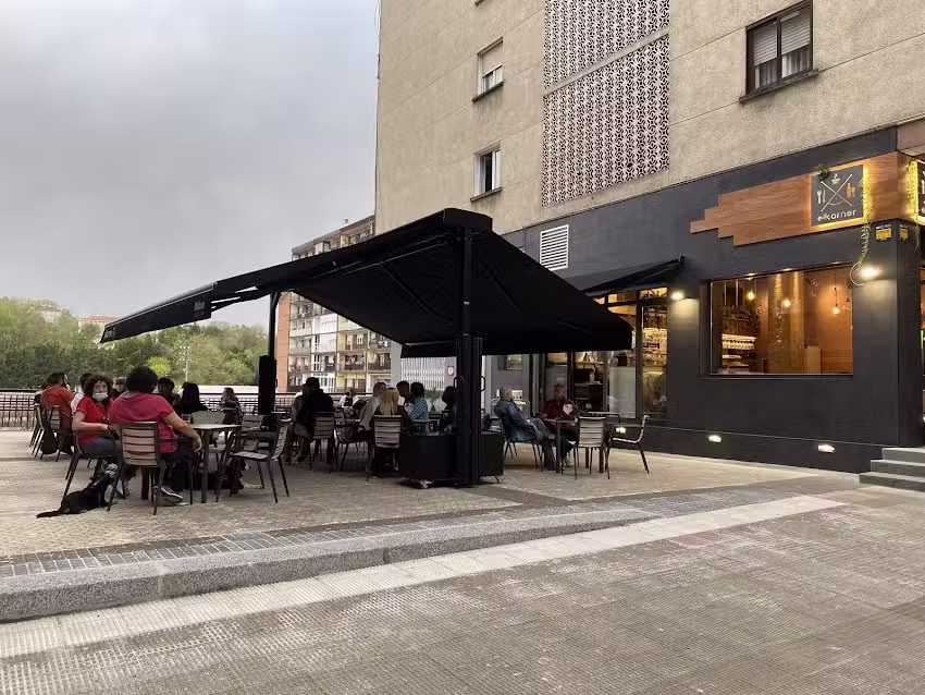 Caf&eacute; Bar elkorner