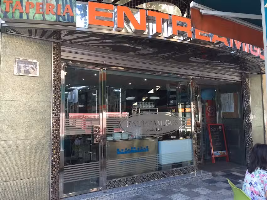 Caf&eacute;-Bar Entreamigos