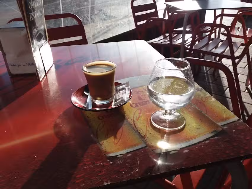 CAF&Eacute;-BAR ESTADIO