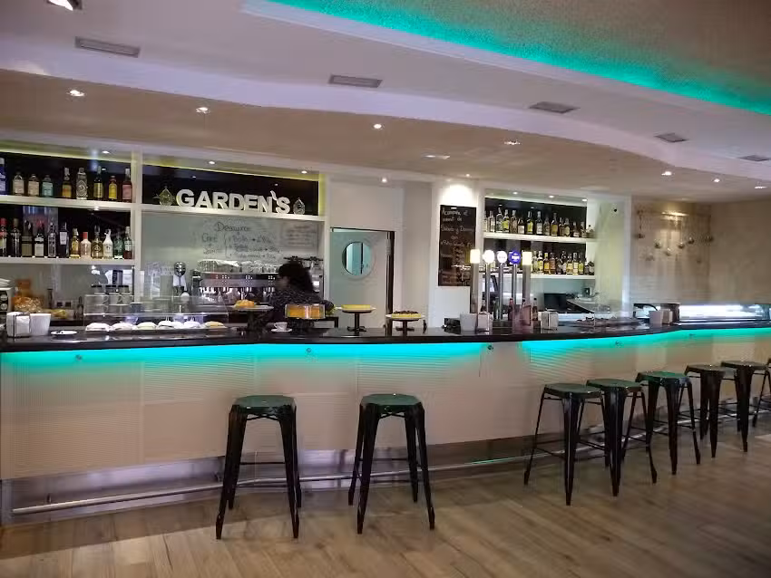 Caf&eacute; bar Garden&rsquo;s