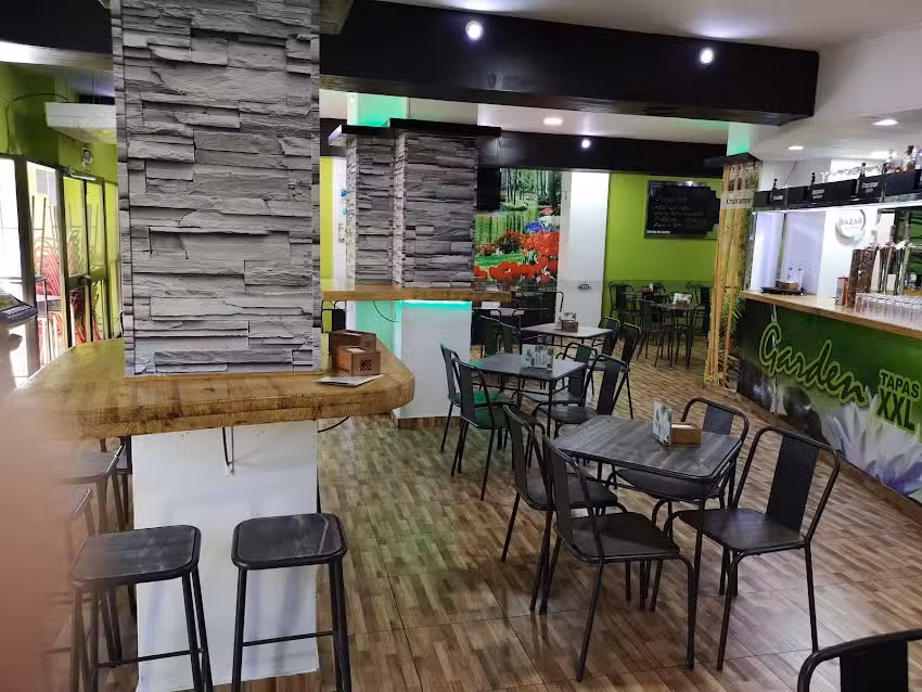 Caf&eacute; Bar Garden