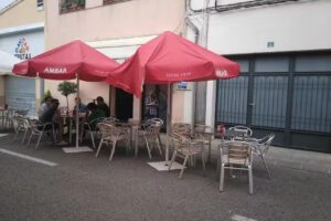 Caf&eacute; &ndash; Bar Happy