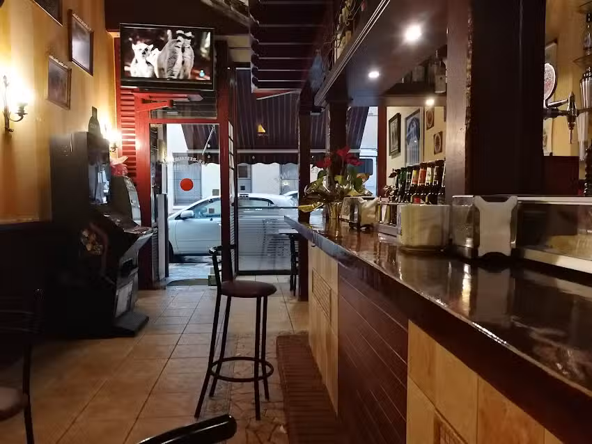 Caf&eacute; bar Igu&ntilde;a