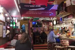 Caf&eacute; Bar Irish