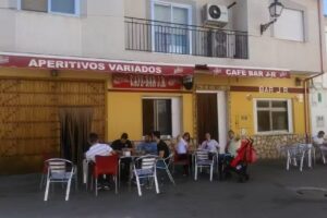 CAF&Eacute;-BAR J.R.