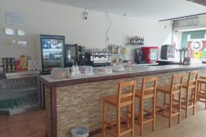 Caf&eacute;-bar Jazm&iacute;n