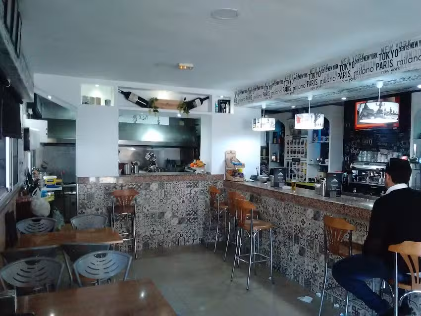 Cafe Bar Kiosko Col&oacute;n