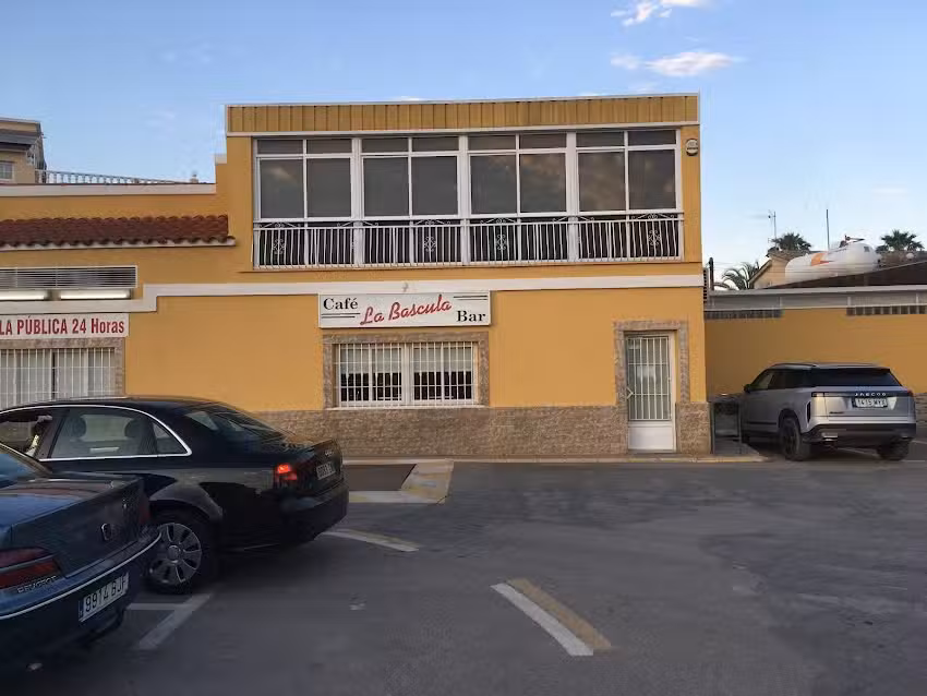 Caf&eacute;-Bar &laquo;La B&aacute;scula&raquo;