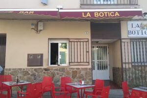 CAF&Eacute; BAR LA BOTICA.