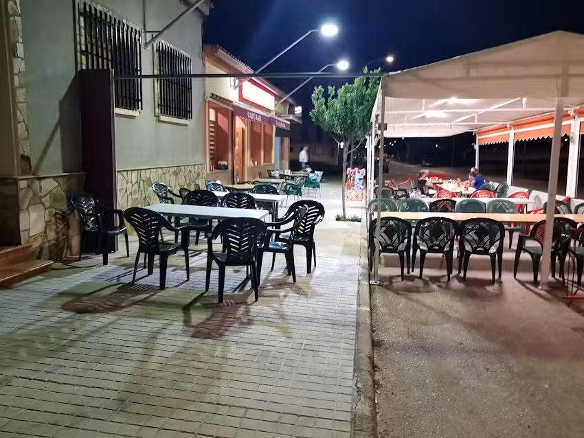 CAF&Eacute; BAR LA CA&Ntilde;ADA.