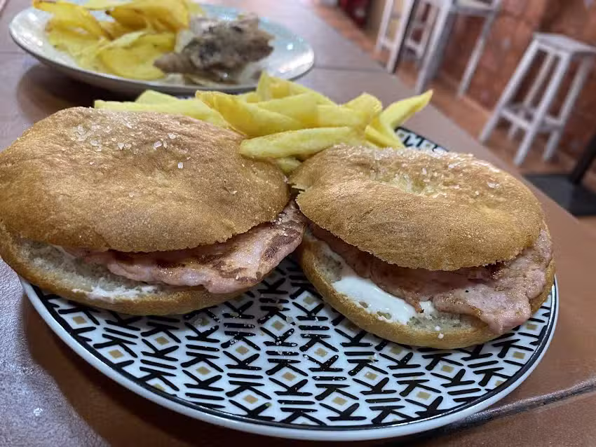 Caf&eacute; bar-La Carlota (jardin de la reina)