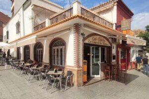 Caf&eacute;-Bar La Casa de Los Mart&iacute;nez