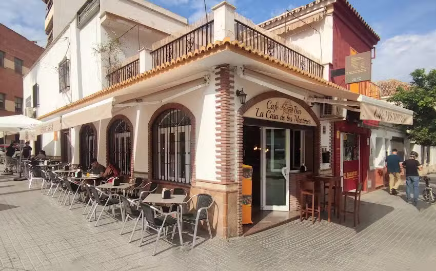Caf&eacute;-Bar La Casa de Los Mart&iacute;nez