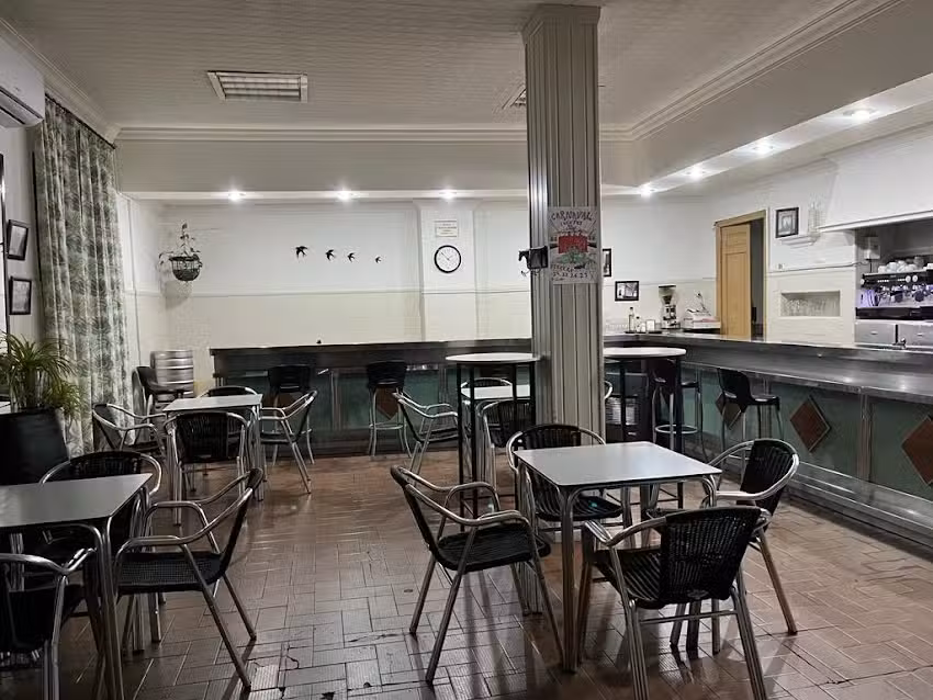 Caf&eacute;-Bar La Golondrina