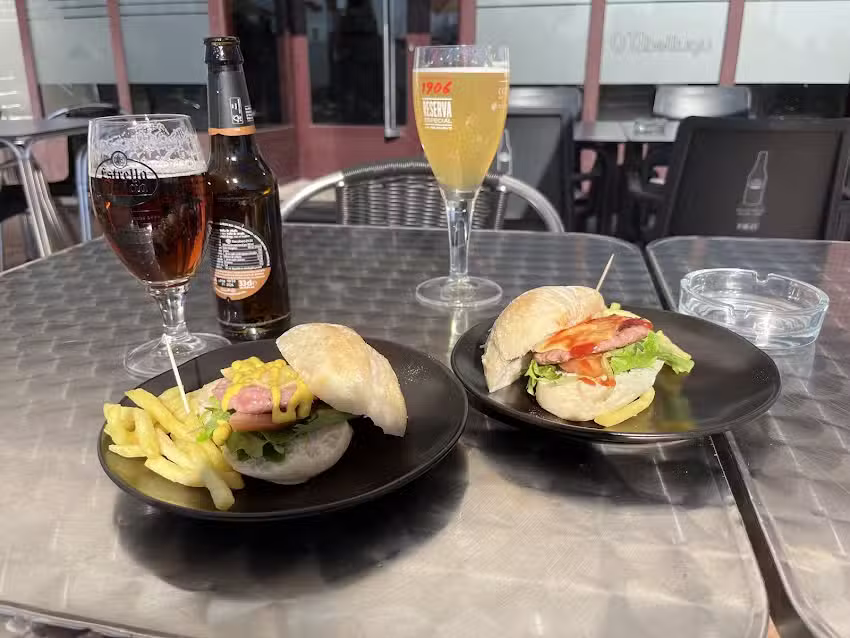 Caf&eacute; bar La Nacional