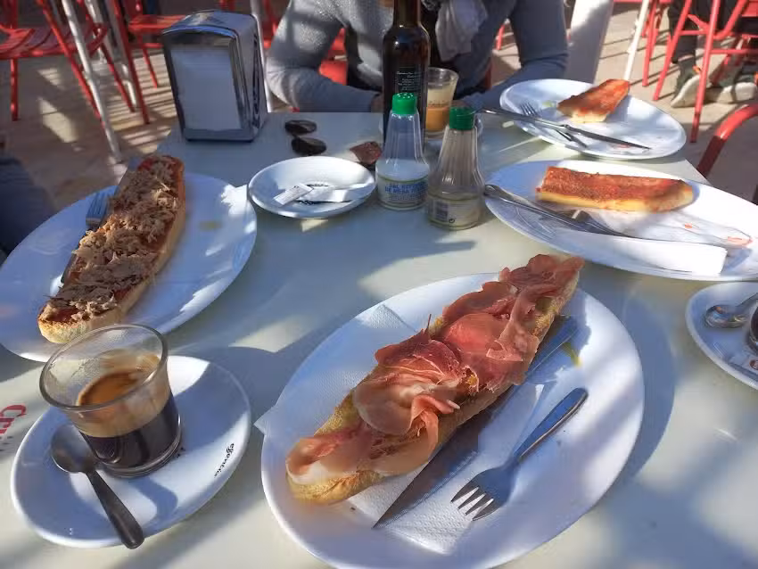 Cafe Bar &laquo;La Parada&raquo;