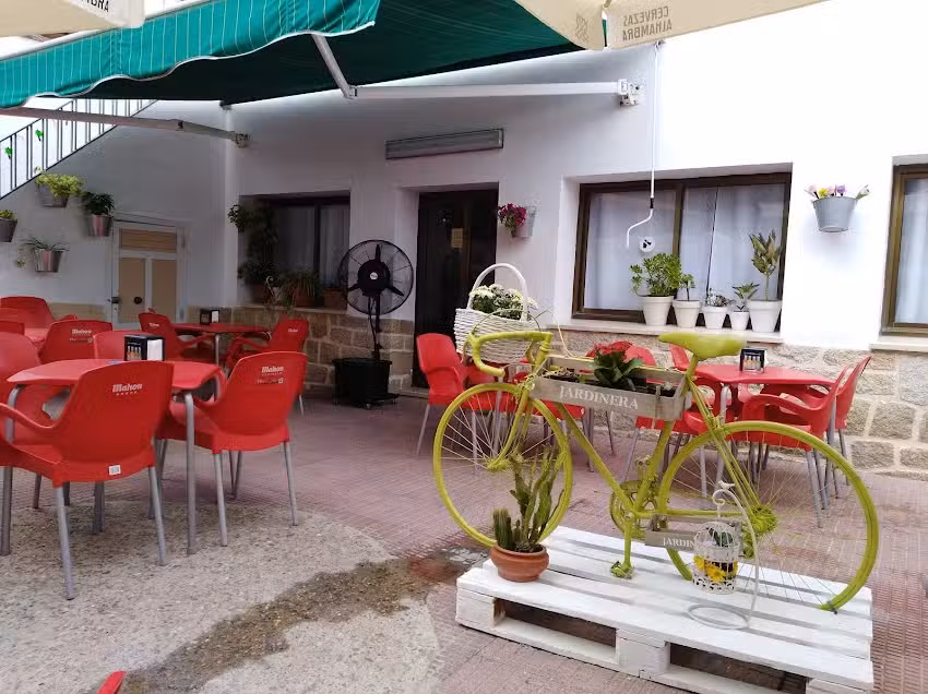 Caf&eacute; Bar La Piedra